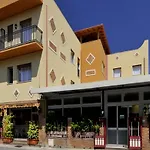 La Lanterna 3* Rometta Marea