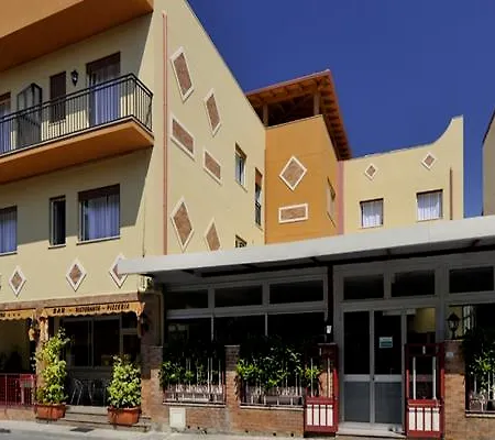 La Lanterna 3* 罗梅塔马雷亚