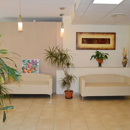 Hotel La Lanterna Rometta Marea