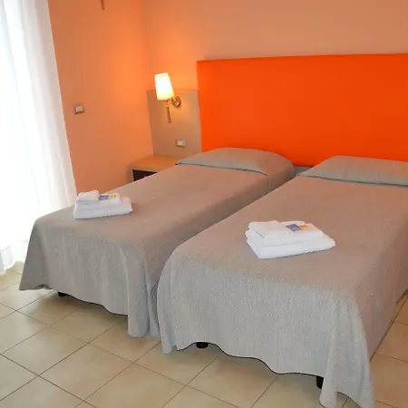 La Lanterna Rometta Marea