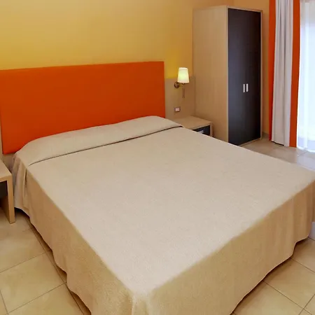 La Lanterna Otel Rometta Marea