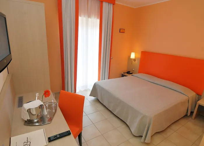 La Lanterna Hotel Rometta Marea