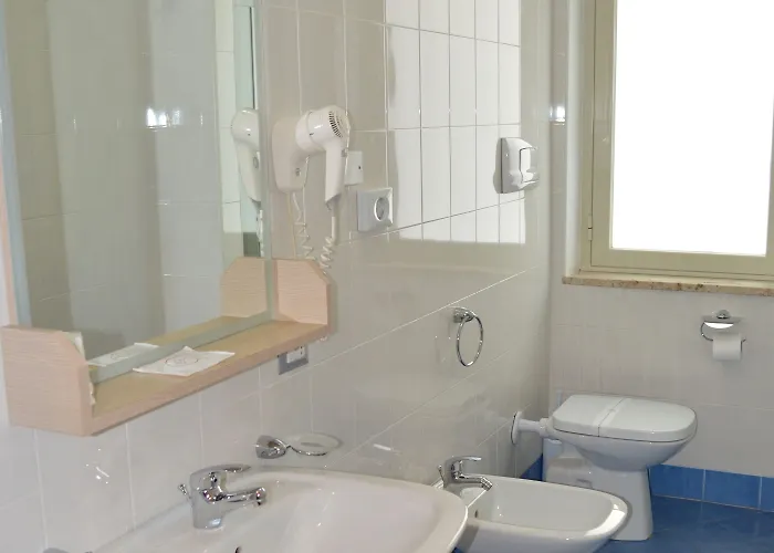 La Lanterna Hotel Rometta Marea